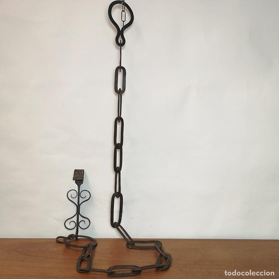 Antig&uuml;edades: Llar de Chimenea de Hierro Forjado - Foto 1
