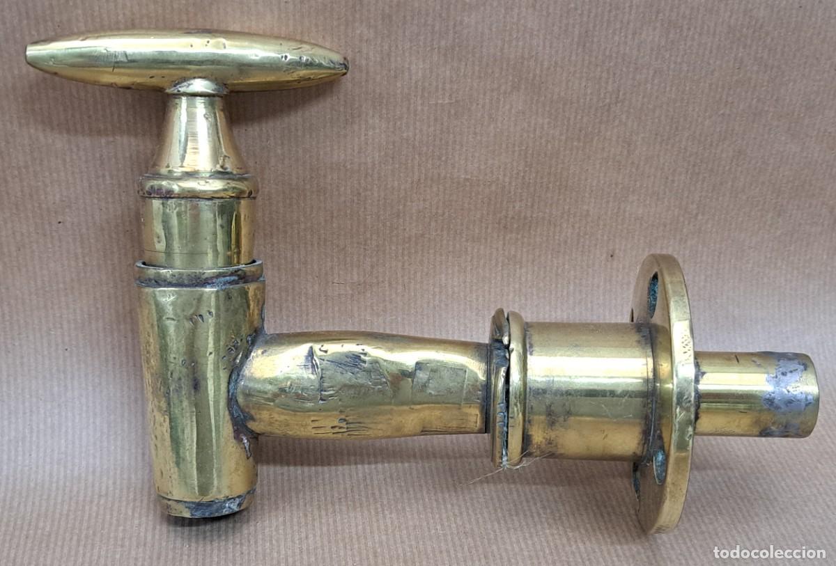 Antig&uuml;edades: Gran grifo de bronce, siglo XIX - Foto 1