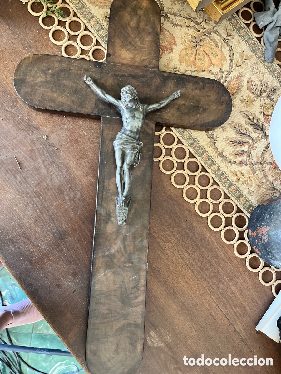Antig&uuml;edades: Cristo a la cruz de madera - Foto 1