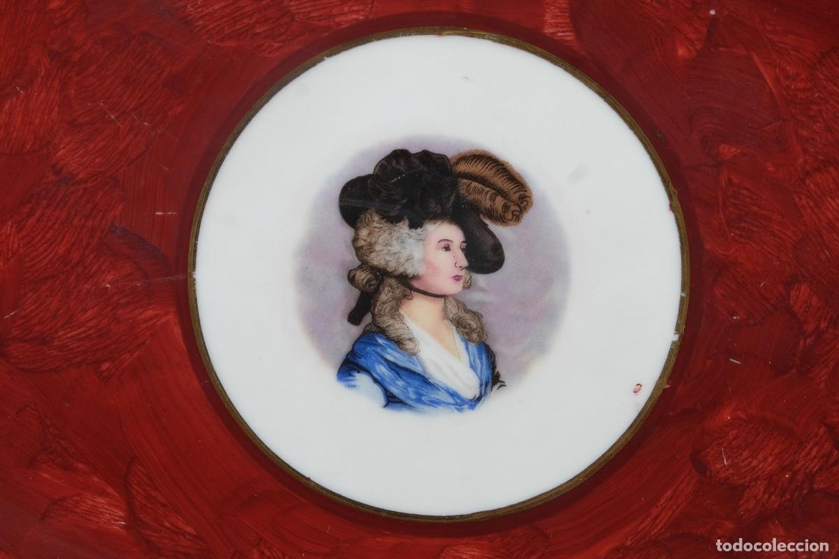 Antig&uuml;edades: Bandeja en porcelana pintada - Foto 3