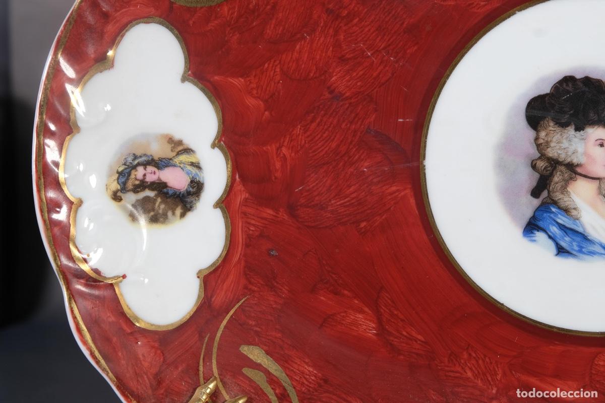 Antig&uuml;edades: Bandeja en porcelana pintada - Foto 6