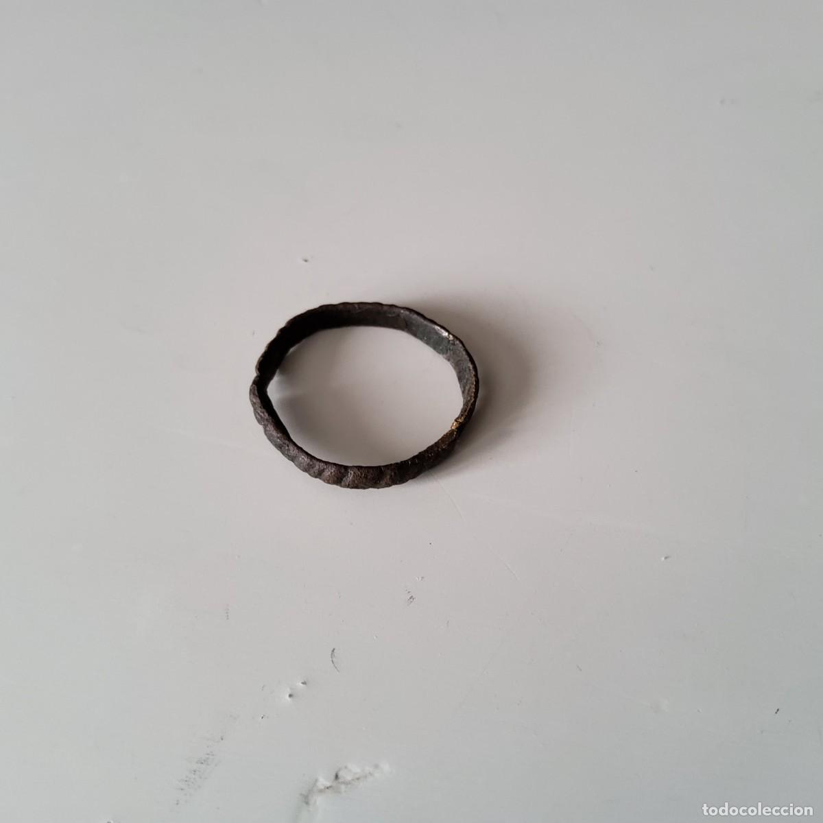 Antig&uuml;edades: ANILLO MEDIEVAL DE BRONCE - Foto 3
