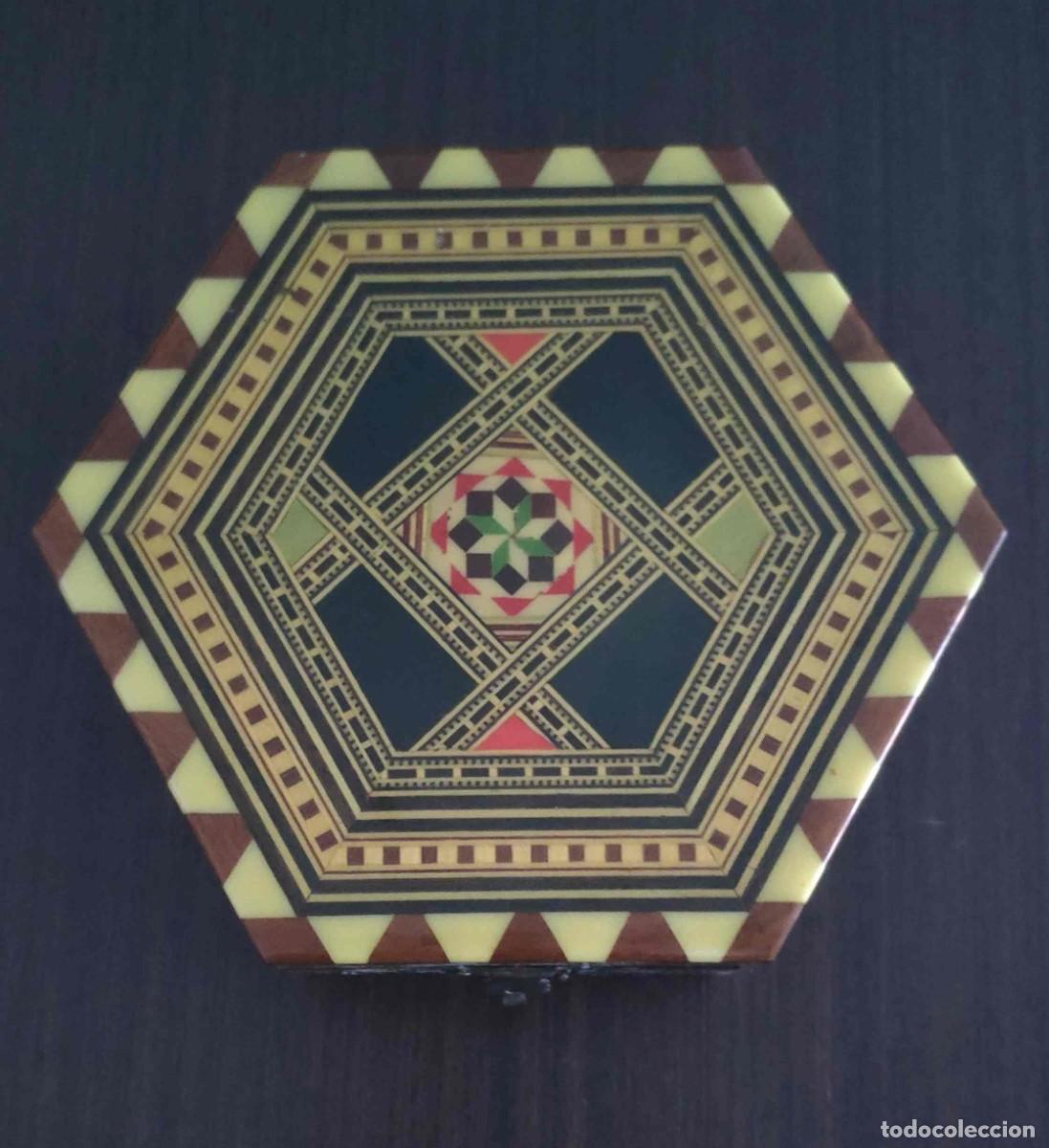 Antig&uuml;edades: 2 cajas hexagonales de Taracea granadina - Foto 2