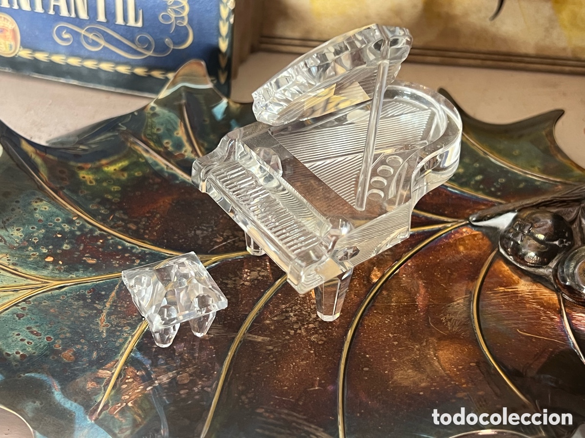 Antig&uuml;edades: PIANO de COLA Y TABURETE DE SWAROVSKI - Foto 3