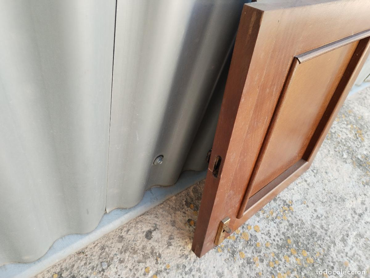 Antig&uuml;edades: puerta de armario en madera tallada - Foto 2