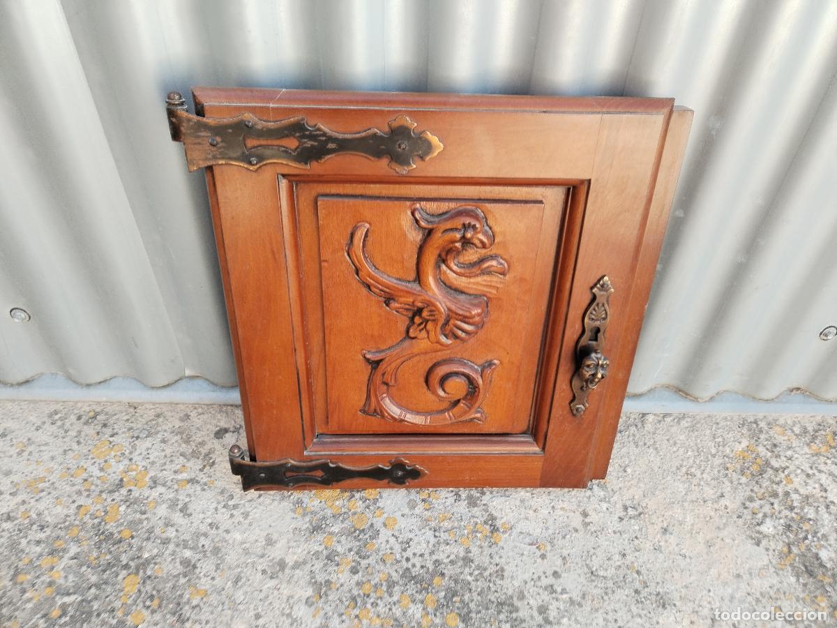 Antig&uuml;edades: puerta de armario en madera tallada - Foto 5