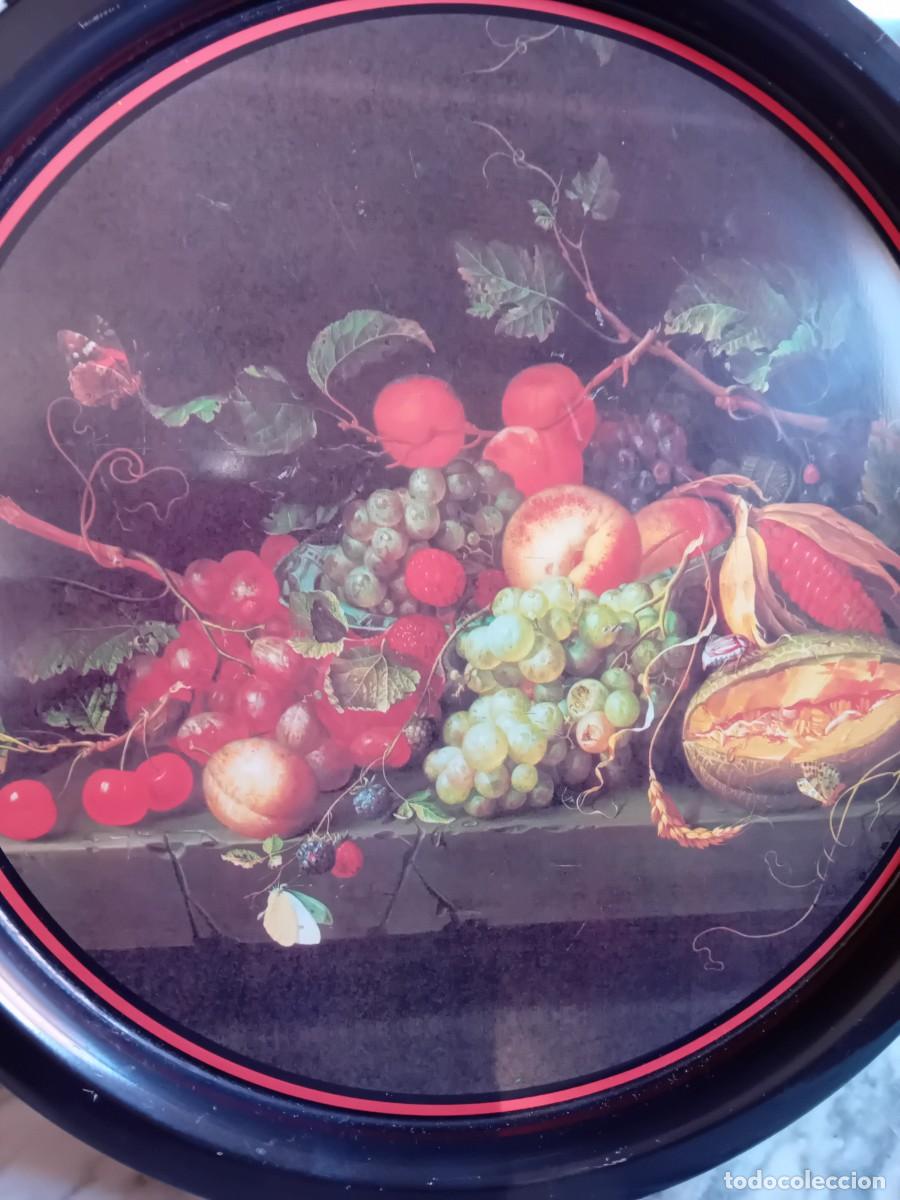 Antig&uuml;edades: Bandeja redonda de chapa con bodeg&oacute;n de frutas - Foto 2