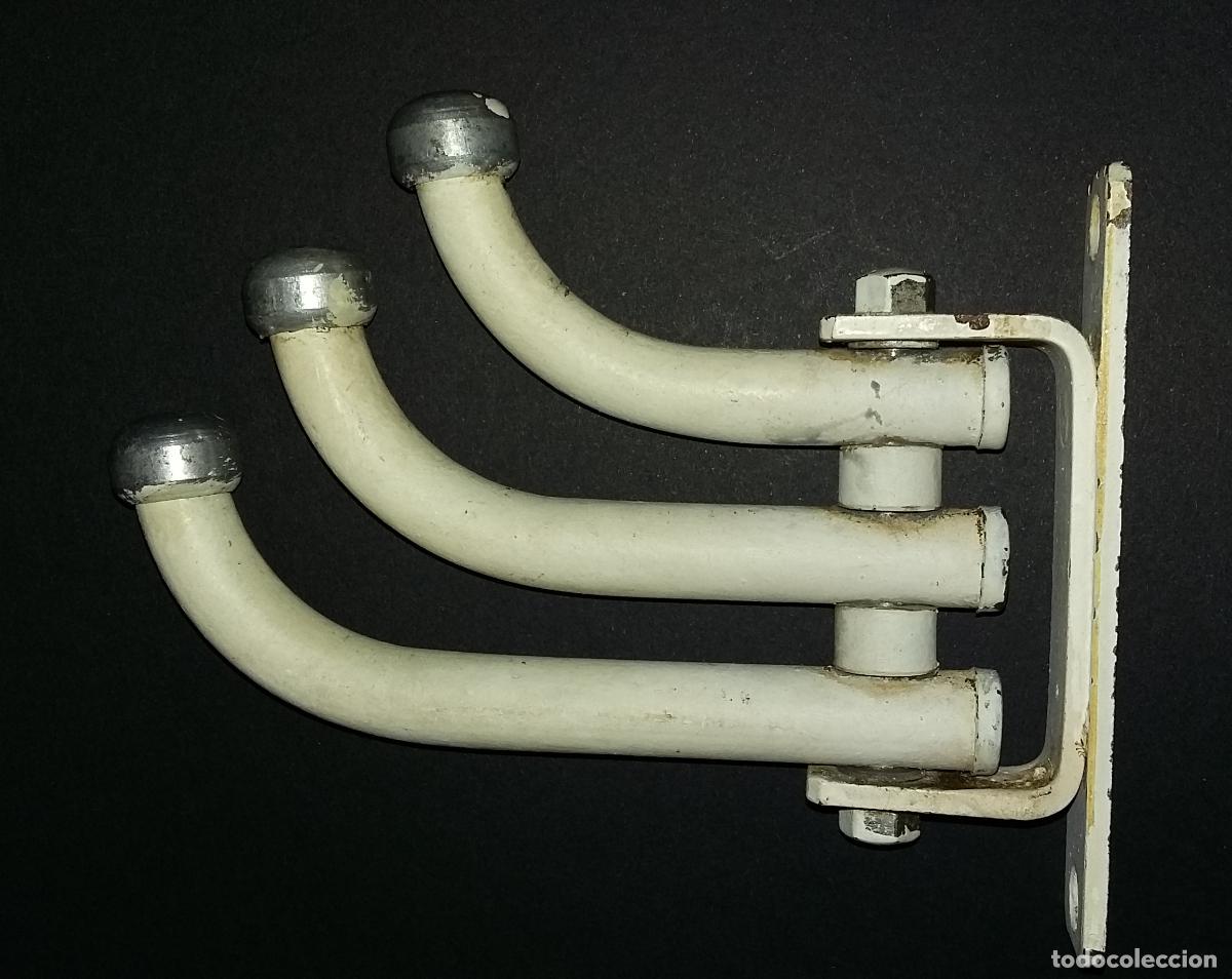 Antiquit&auml;ten: ANTIGUO TOALLERO CON SOPORTE TRIPLE