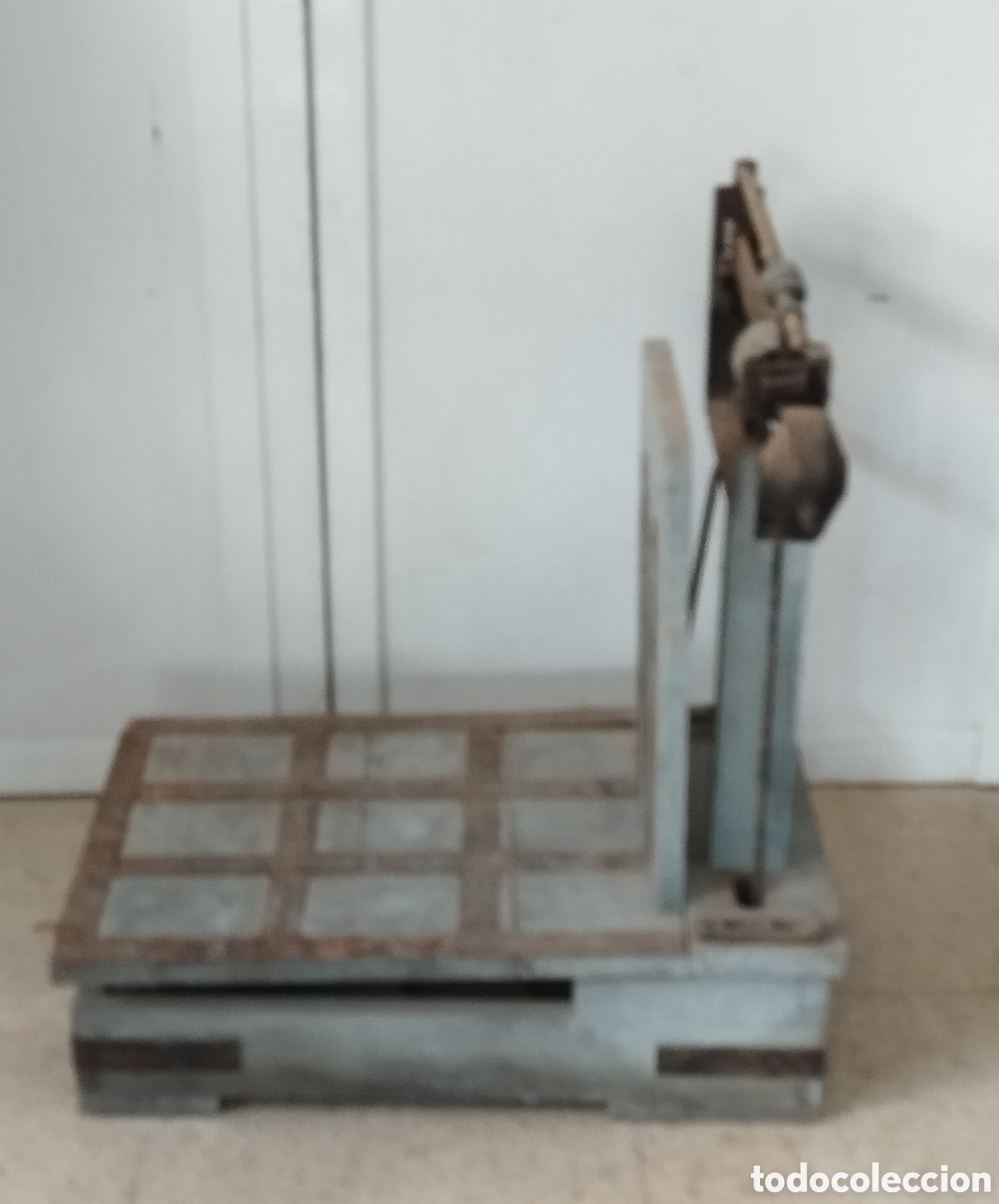 Antig&uuml;edades: B&aacute;scula de plataforma 125Kg - Foto 3