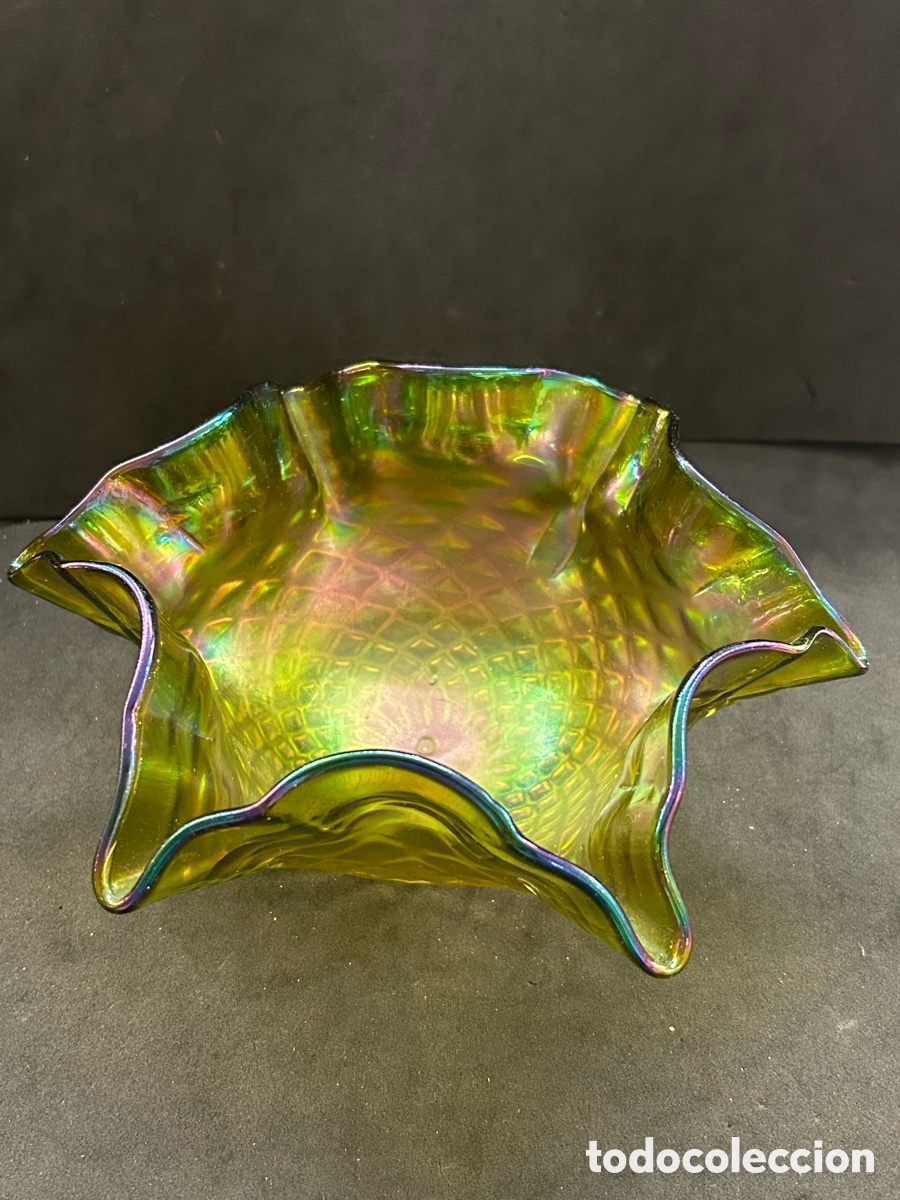Antig&uuml;edades: Cuenco de cristal de color Tornasolado. - Foto 1