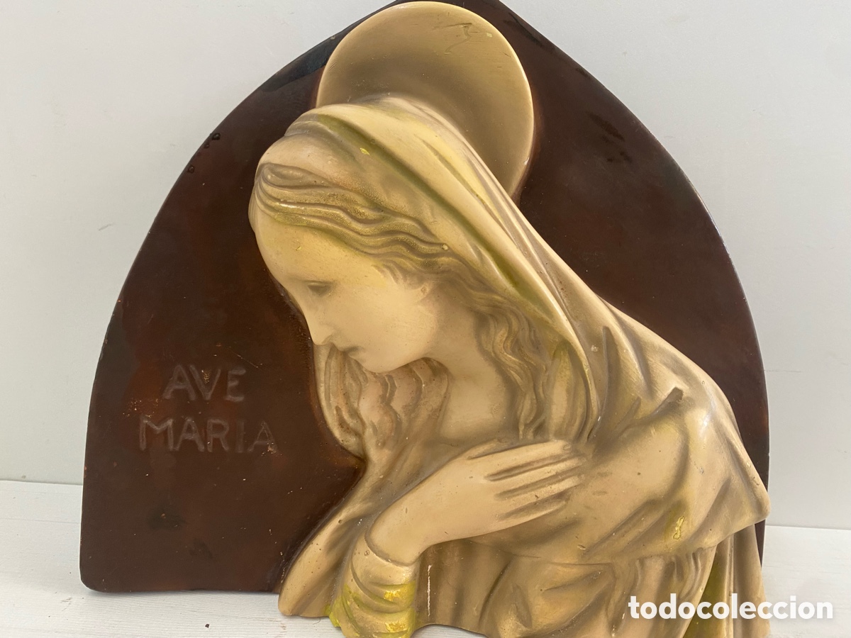 Antig&uuml;edades: Virgen antigua de pared de escayola del siglo XIX. Muy antigua