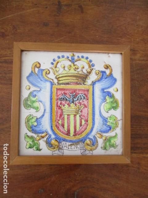 Antig&uuml;edades: Azulejo antiguo escudo Valencia - Foto 1