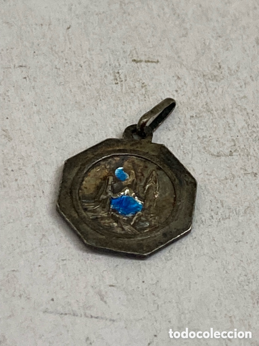 Antig&uuml;edades: Medalla de plata religiosa C247 - Foto 2
