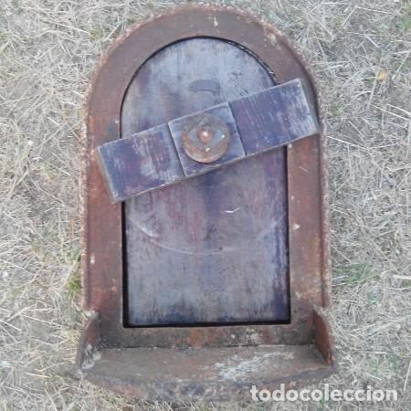 Antig&uuml;edades: Puerta de silo de bodega antigua - Foto 1
