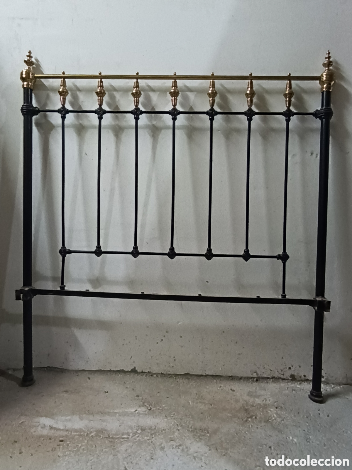Antig&uuml;edades: Cabecero antiguo de hierro fundido y bronce - Foto 3
