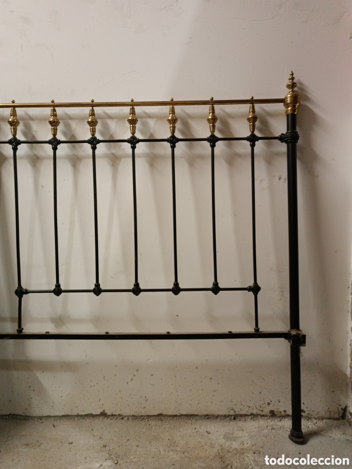 Antig&uuml;edades: Cabecero antiguo de hierro fundido y bronce - Foto 4