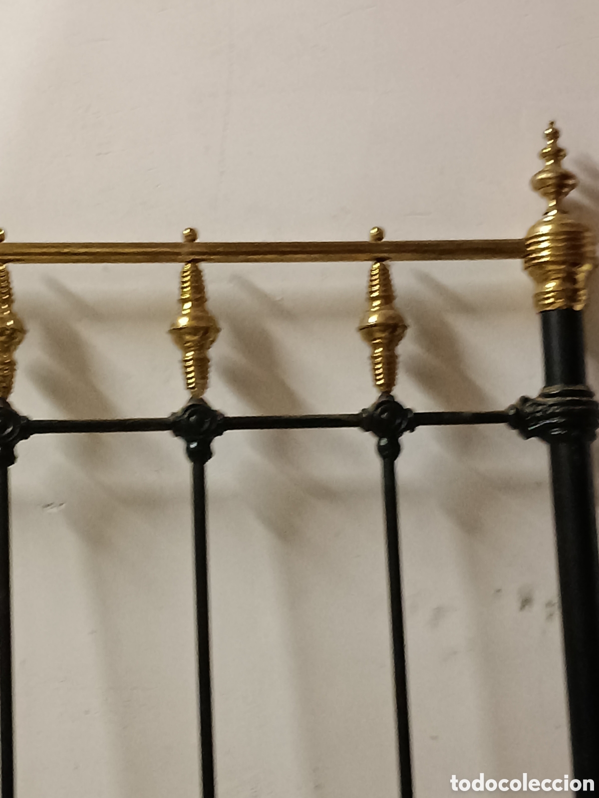 Antig&uuml;edades: Cabecero antiguo de hierro fundido y bronce - Foto 5