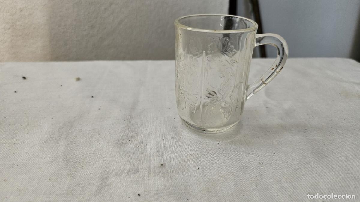 Antig&uuml;edades: peque&ntilde;a jarra de cristal - Foto 1