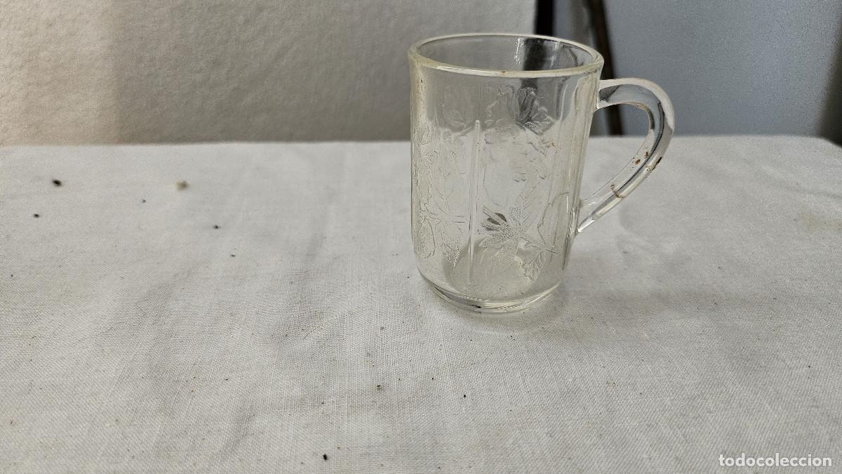 Antig&uuml;edades: peque&ntilde;a jarra de cristal - Foto 2
