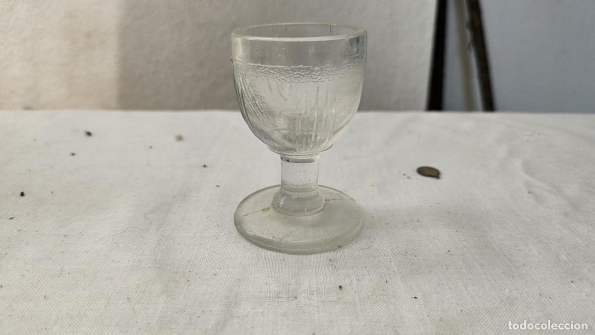 Antig&uuml;edades: peque&ntilde;a copa de cristal - Foto 1