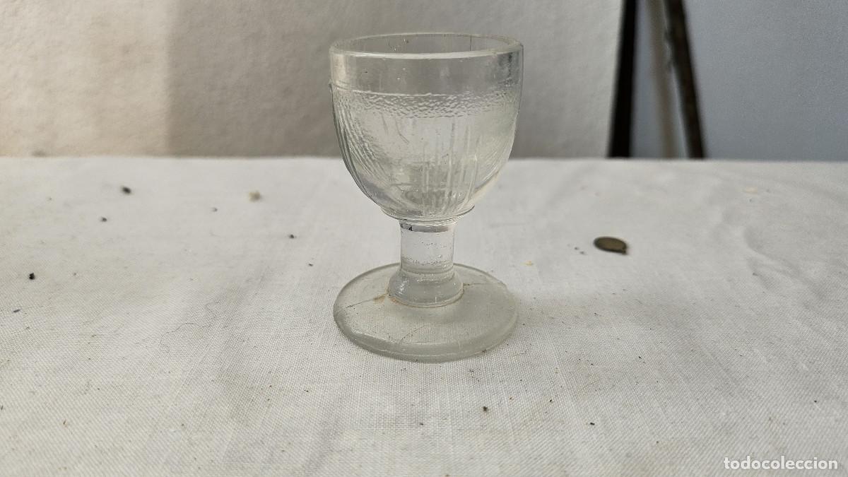 Antig&uuml;edades: peque&ntilde;a copa de cristal - Foto 2