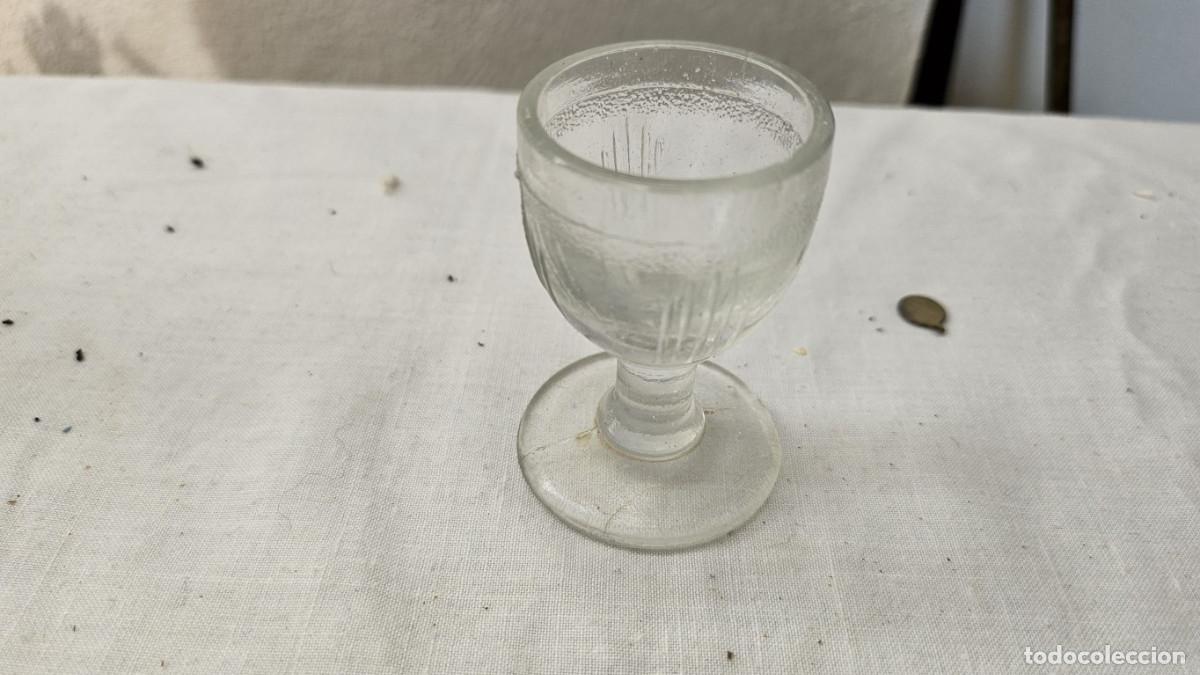 Antig&uuml;edades: peque&ntilde;a copa de cristal - Foto 3