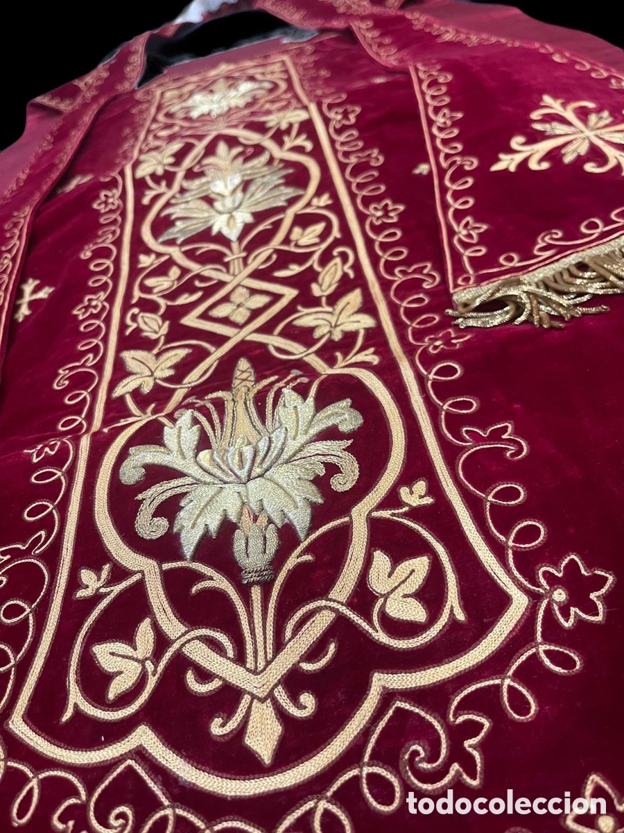 Antig&uuml;edades: Casulla roja bordada - Foto 4