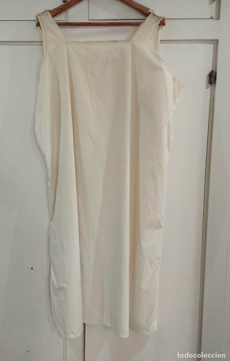 Antig&uuml;edades: CAMIS&Oacute;N DE ALGOD&Oacute;N CON ENCAJE Y BORDADO - Foto 2