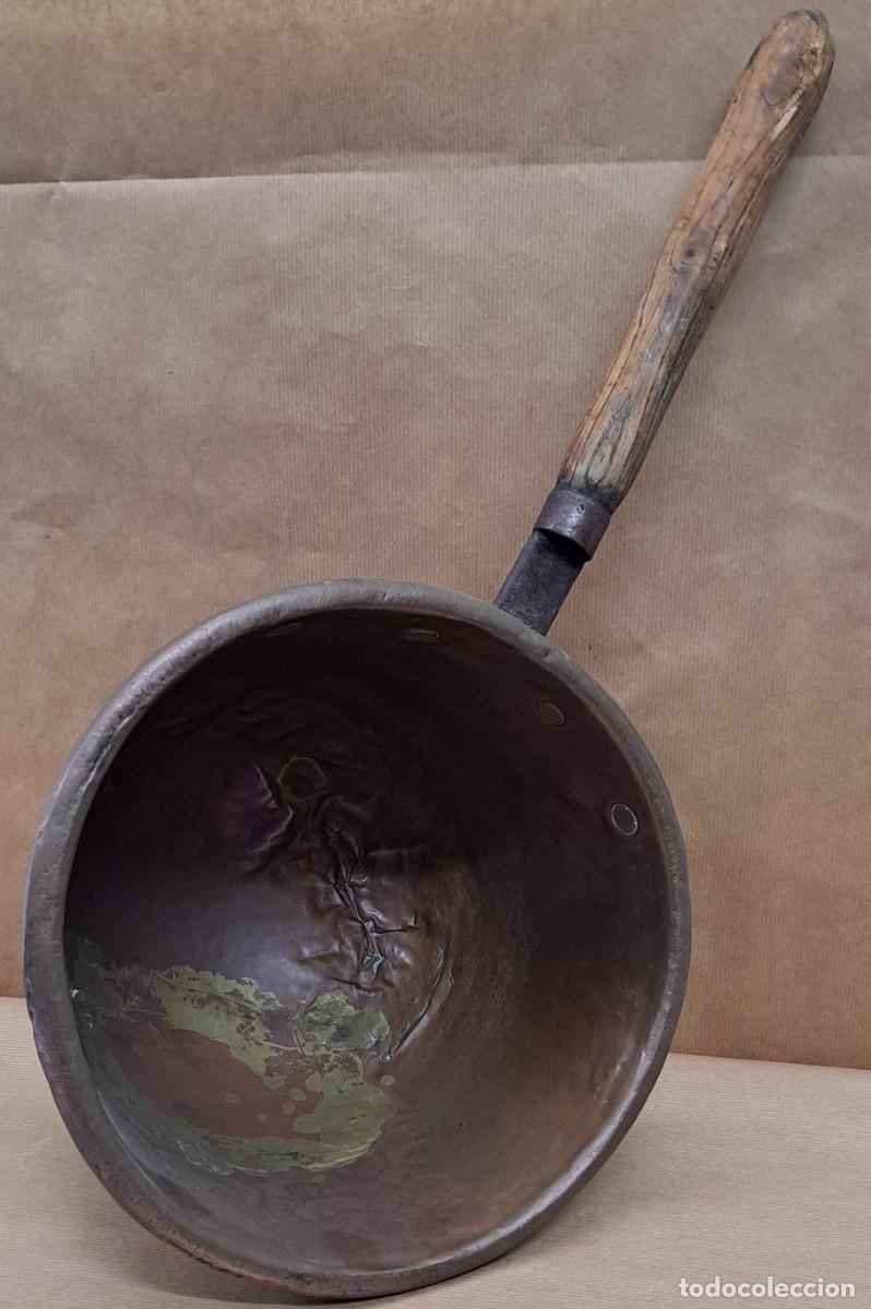 Antig&uuml;edades: Gran cazo de cobre siglo XIX - Foto 2