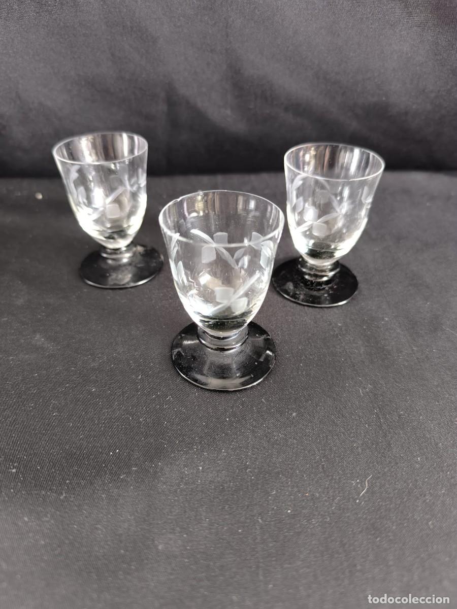 Antig&uuml;edades: copas de cristal grabado - Foto 1