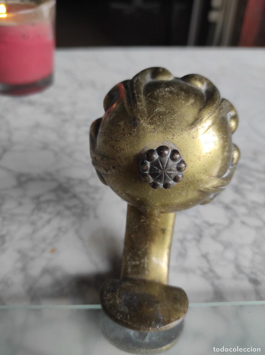 Antig&uuml;edades: Estanter&iacute;a de cristal con soporte de bronce - Foto 3
