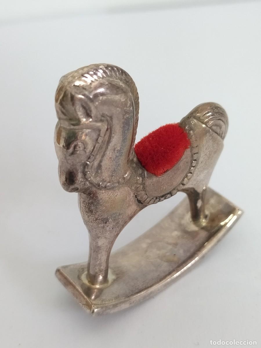 Antig&uuml;edades: Alfiletero Antiguo de plata Caballito. - Foto 9