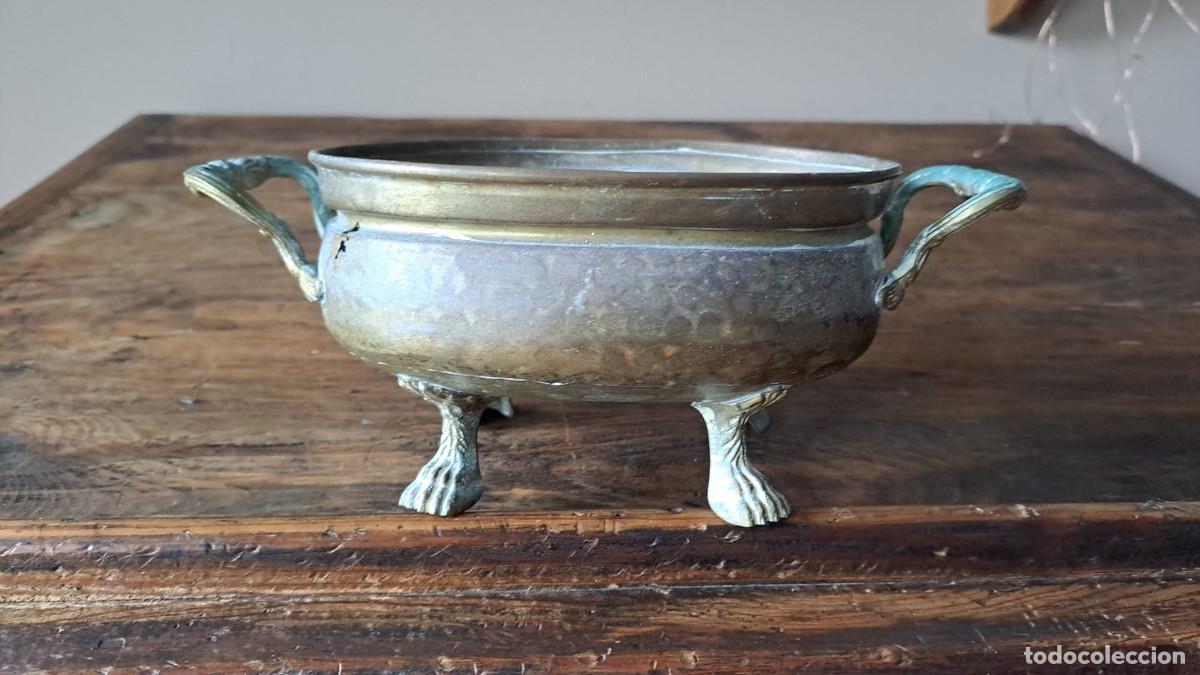Antig&uuml;edades: Antiguo Centro de Mesa o Macetero de Bronce - Foto 3