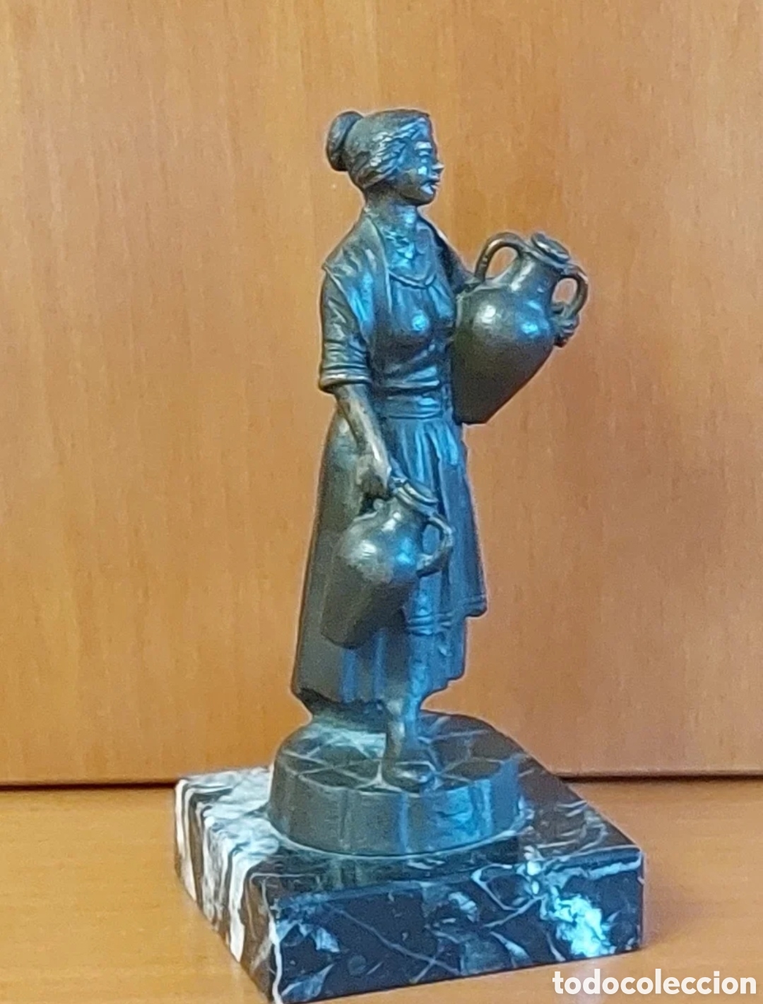 Antig&uuml;edades: Aguadora bronce vintage - Foto 2