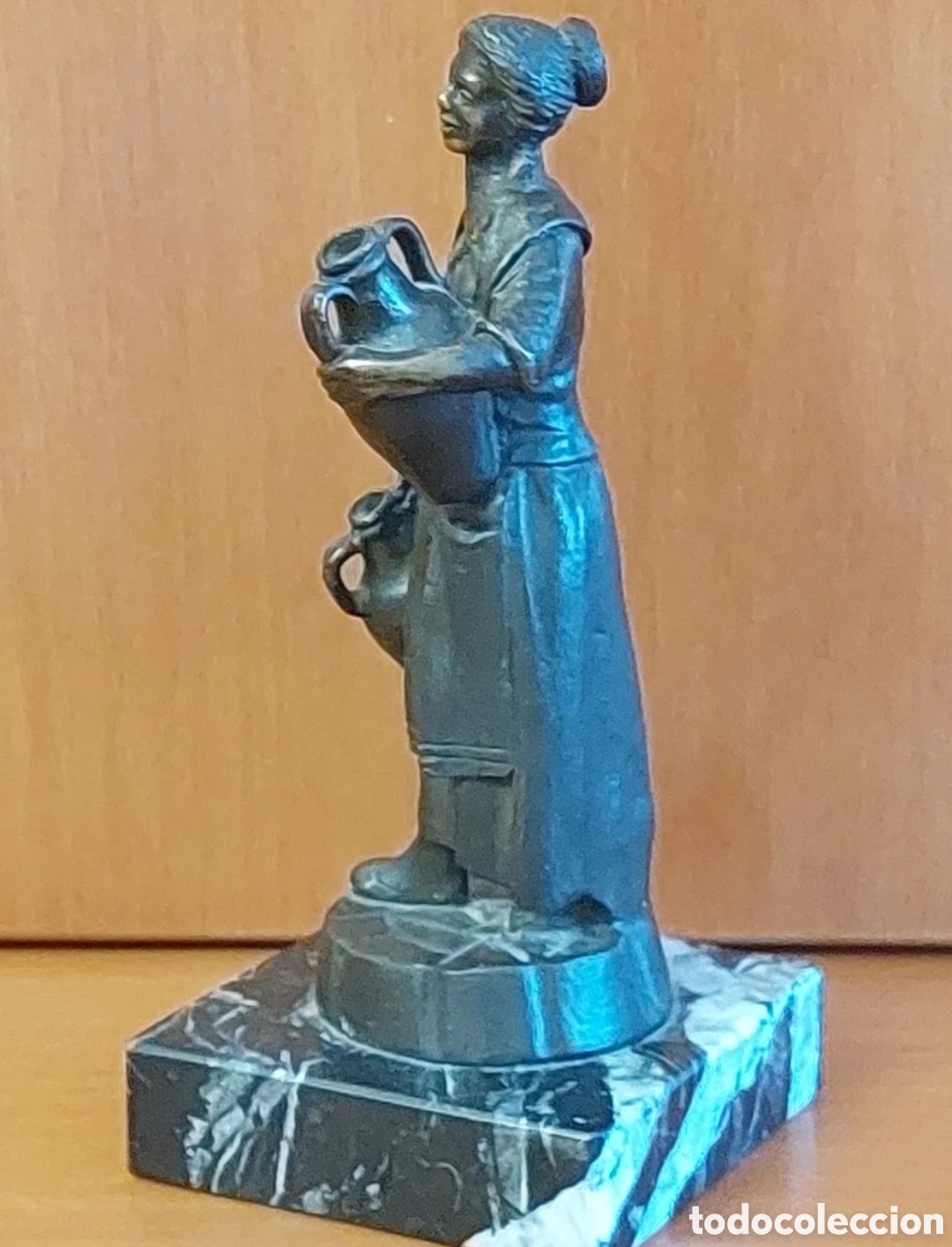 Antig&uuml;edades: Aguadora bronce vintage - Foto 5