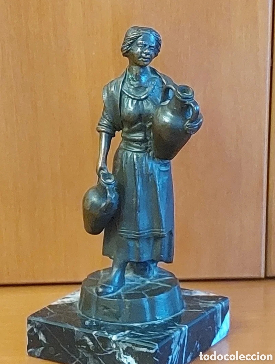 Antig&uuml;edades: Aguadora bronce vintage - Foto 6