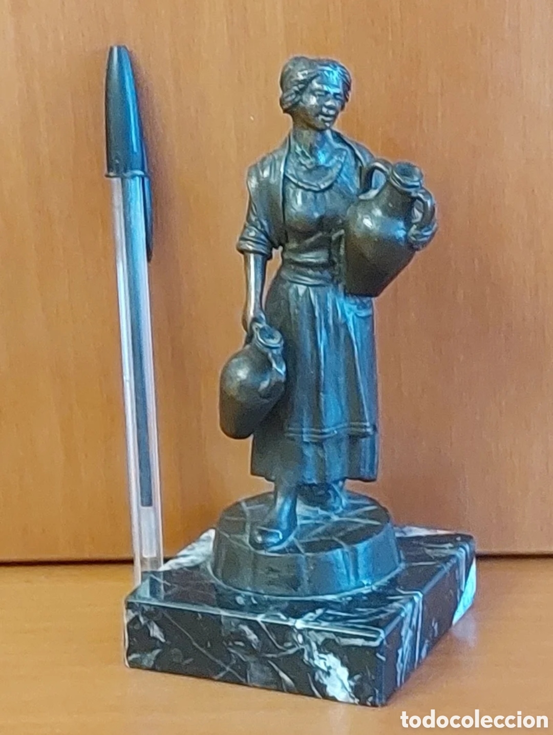 Antig&uuml;edades: Aguadora bronce vintage - Foto 9