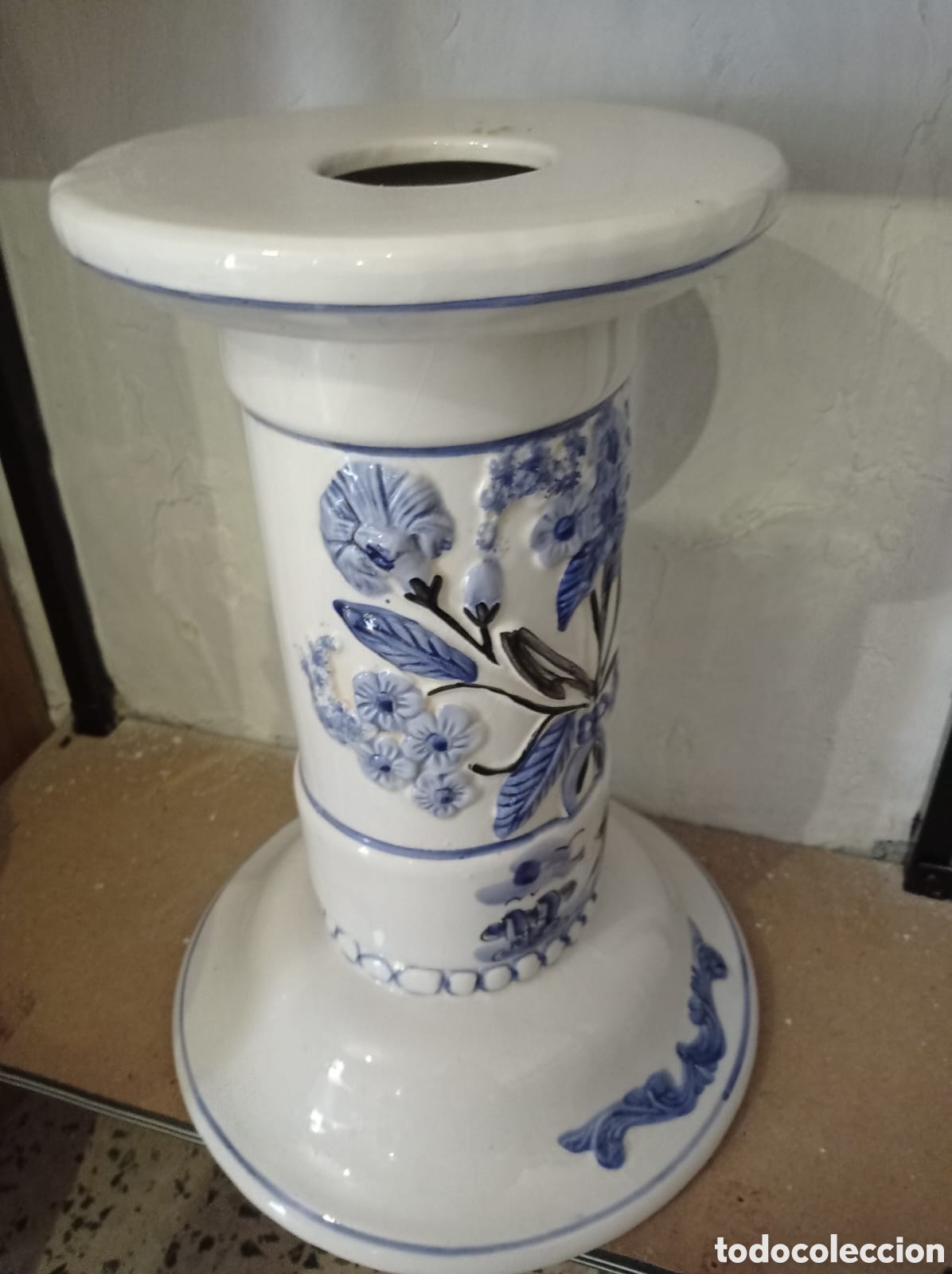 Antig&uuml;edades: Pie y jarr&oacute;n de porcelana - Foto 2