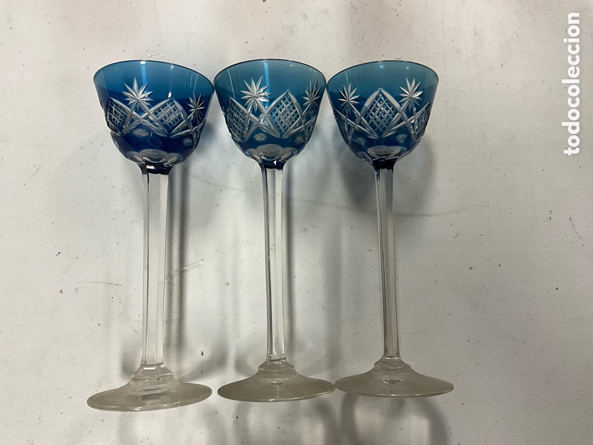 Antig&uuml;edades: Botella y seis copas de cristal - Foto 4