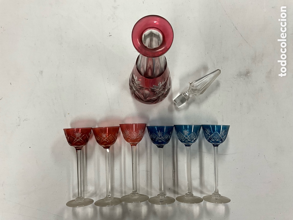 Antig&uuml;edades: Botella y seis copas de cristal - Foto 1