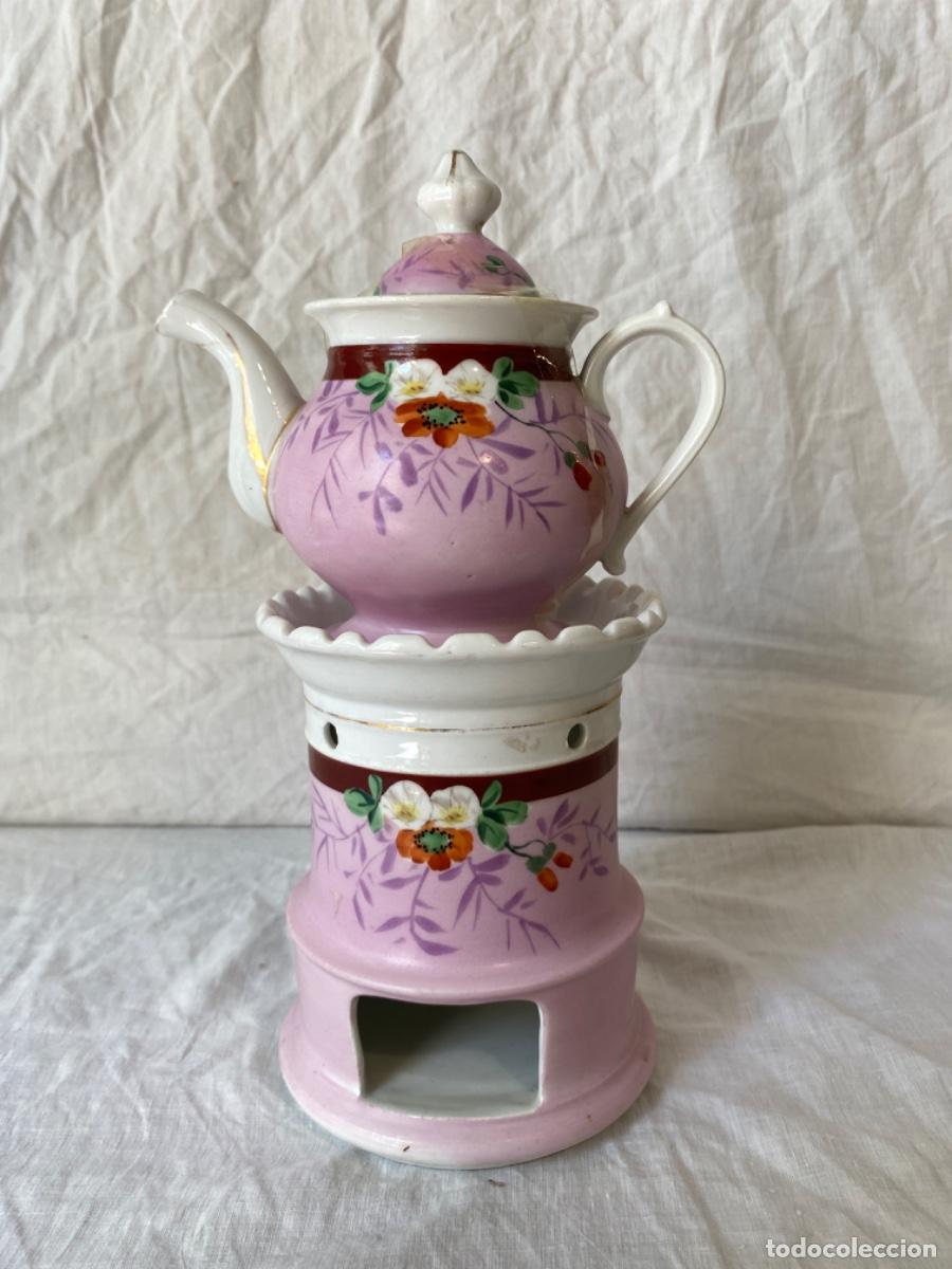 Antig&uuml;edades: CAFETERA-TETERA ISABELINA EN PORCELANA DECORADA A MANO.