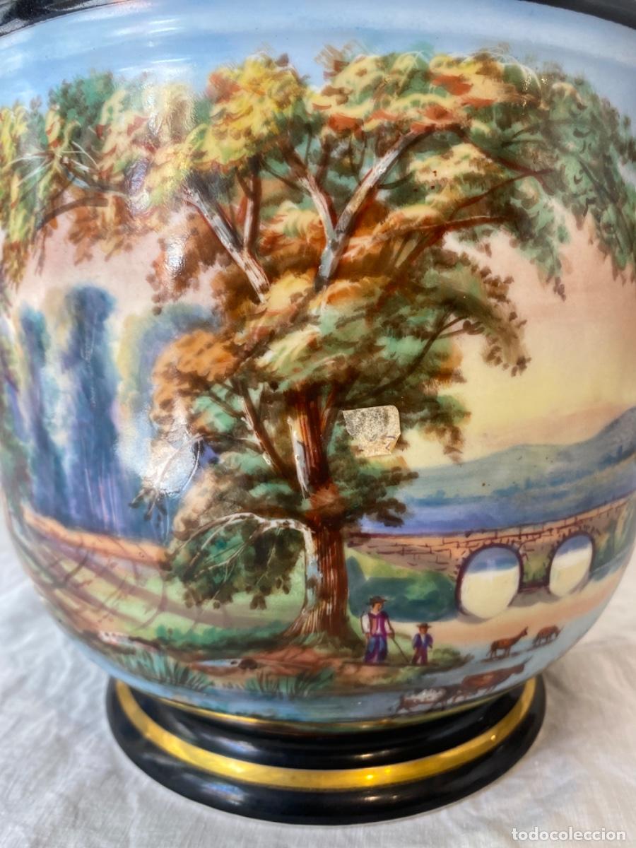 Antig&uuml;edades: ELEGANT&Iacute;SIMO MACETERO ANTIGUO DE PORCELANA DECORADA A MANO. - Foto 5