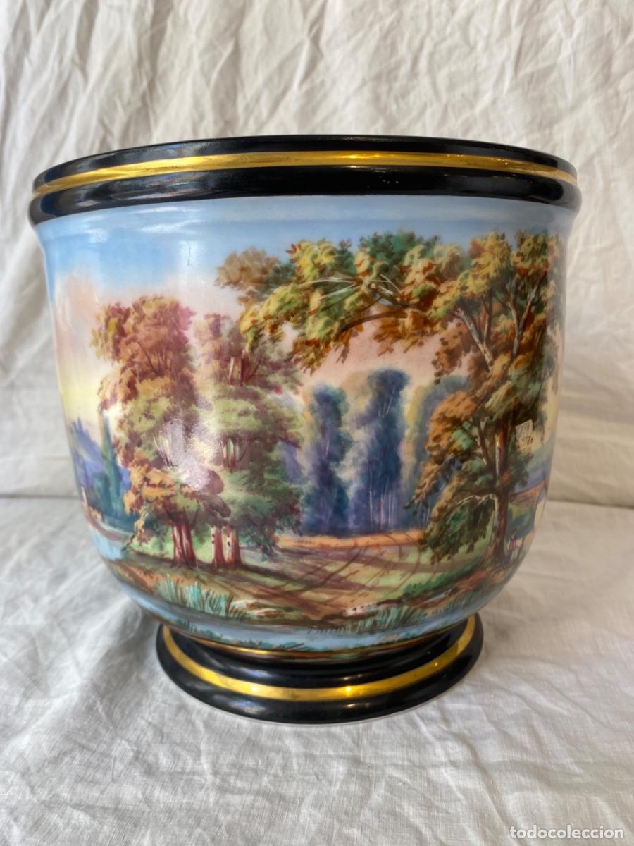 Antig&uuml;edades: ELEGANT&Iacute;SIMO MACETERO ANTIGUO DE PORCELANA DECORADA A MANO. - Foto 6