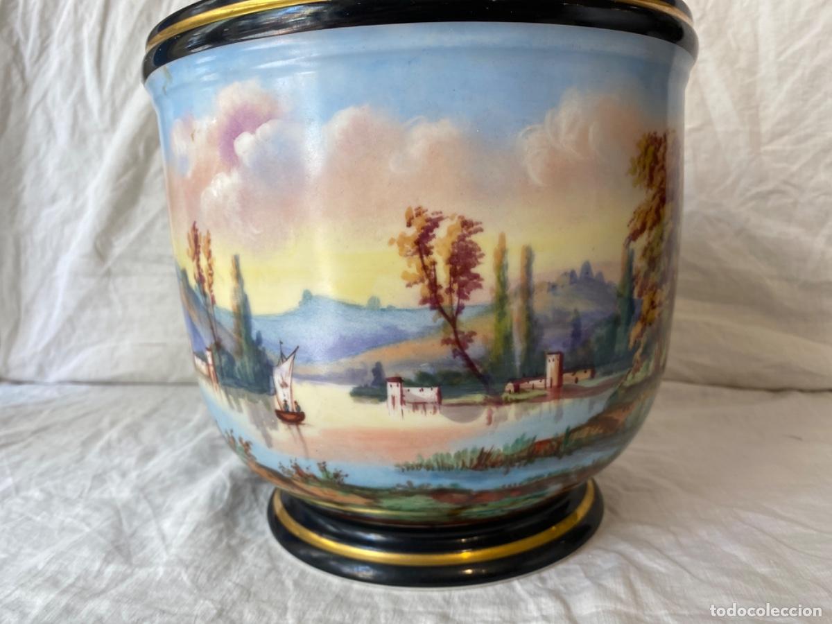 Antig&uuml;edades: ELEGANT&Iacute;SIMO MACETERO ANTIGUO DE PORCELANA DECORADA A MANO. - Foto 7