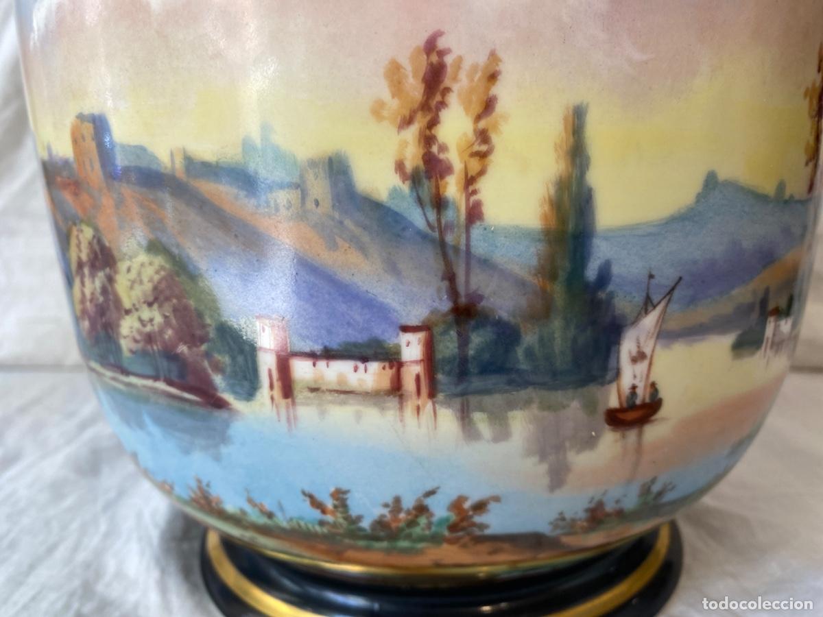 Antig&uuml;edades: ELEGANT&Iacute;SIMO MACETERO ANTIGUO DE PORCELANA DECORADA A MANO. - Foto 9