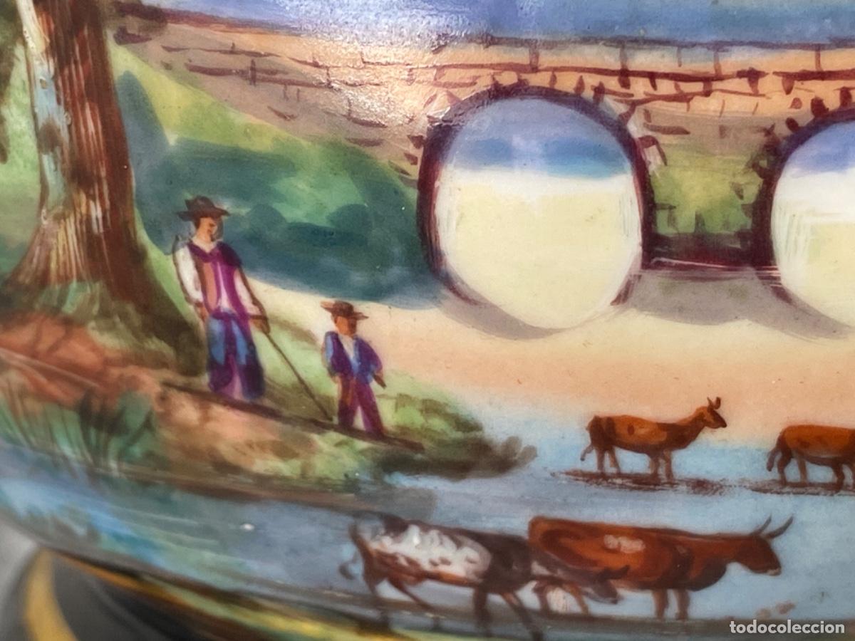 Antig&uuml;edades: ELEGANT&Iacute;SIMO MACETERO ANTIGUO DE PORCELANA DECORADA A MANO. - Foto 11