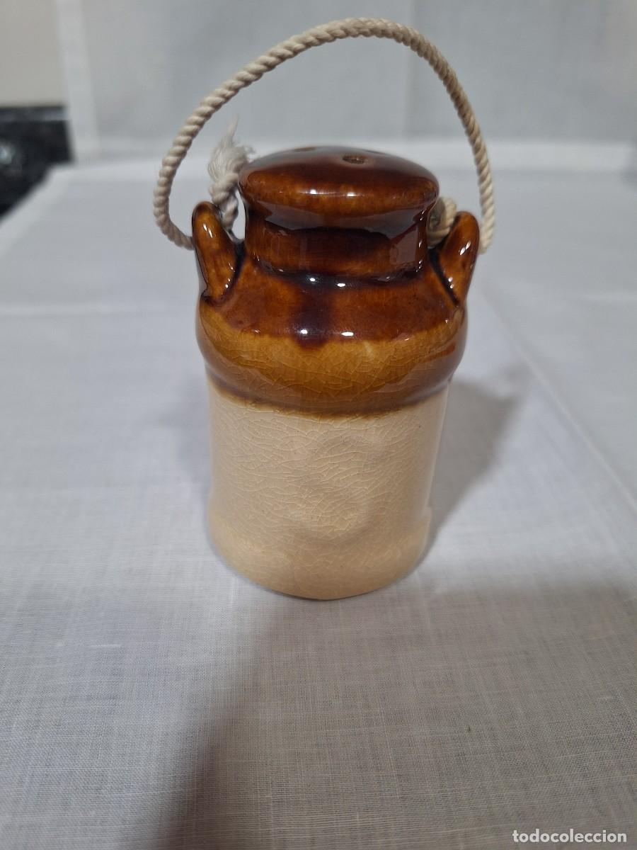 Antig&uuml;edades: Salero de cer&aacute;mica en forma de lechera. - Foto 2
