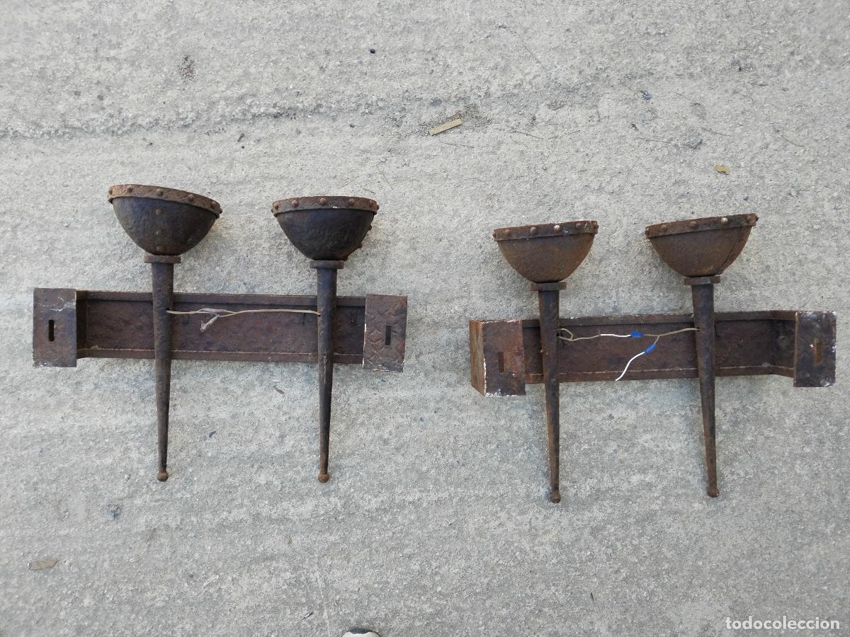 Antig&uuml;edades: 2 antiguos apliques de hierro - Foto 2