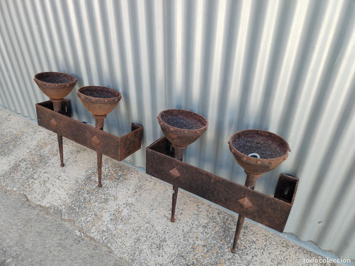 Antig&uuml;edades: 2 antiguos apliques de hierro - Foto 3