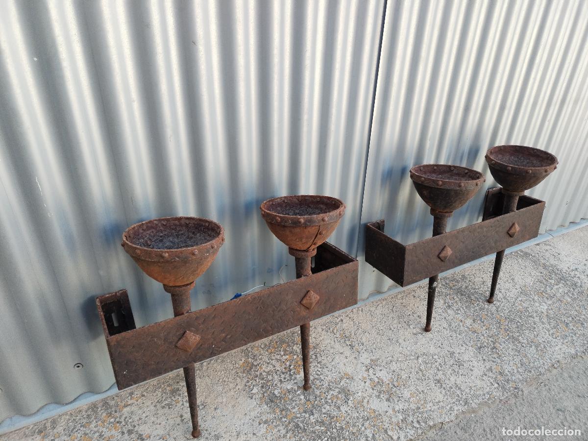 Antig&uuml;edades: 2 antiguos apliques de hierro - Foto 4